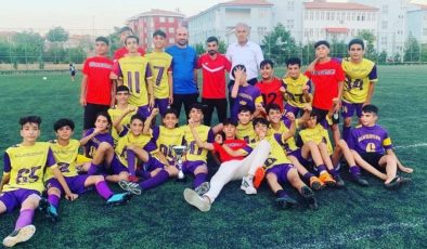 Bağlar Belediyespor’un U14 takımı Diyarbakır şampiyonu
