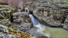 Ağrı Bekiran Şelalesi baharda güzelliğiyle mest ediyor