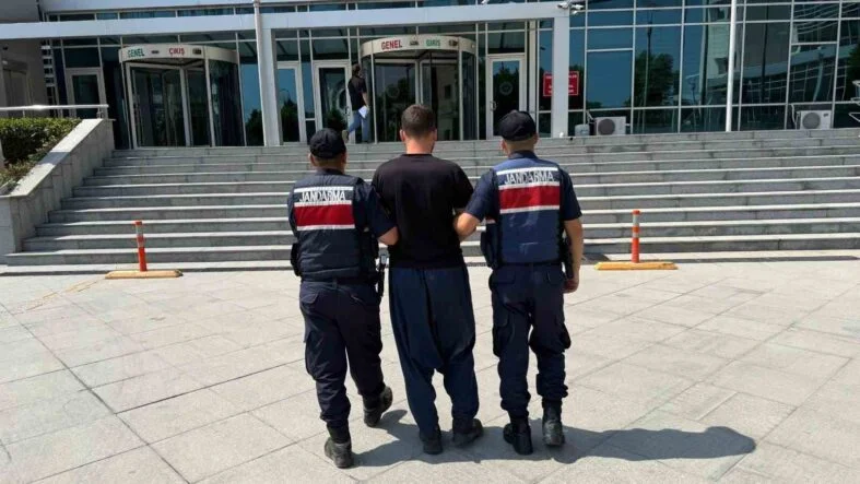 MERSİN'DE KASTEN ORMAN YANGINI ÇIKARAN ŞÜPHELİ JANDARMA EKİPLERİNCE YAKALANDI
