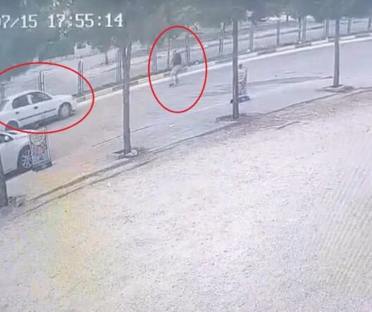 OTOMOBİL YAYAYA ÇARPTI