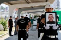 GÖREVİ BAŞINDA KALP KRİZİ GEÇİREN POLİS MEMURU ŞEHİT OLDU