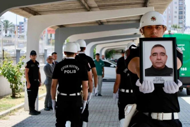 GÖREVİ BAŞINDA KALP KRİZİ GEÇİREN POLİS MEMURU ŞEHİT OLDU