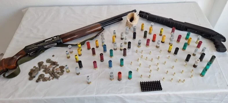 MERSİN'DE 84 PARÇA TARİHİ ESER ELE GEÇİRİLDİ