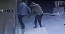 Cami müezzini bıçaklandı