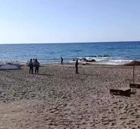 EMEKLİ UZMAN, DENİZDE YAŞAMINI YİTİRDİ