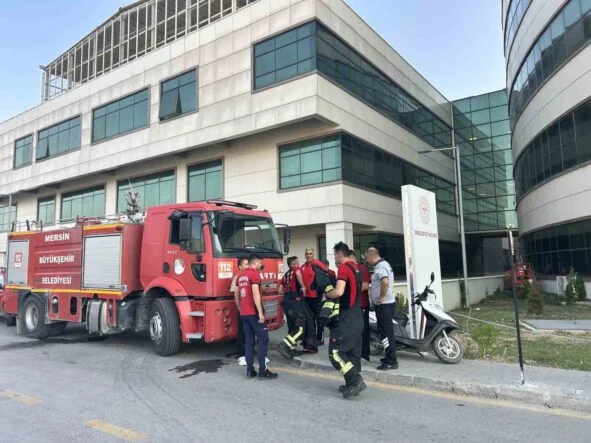HASTANENİN BODRUM KATINDAN YÜKSELEN DUMANLAR EKİPLERİ ALARMA GEÇİRDİ