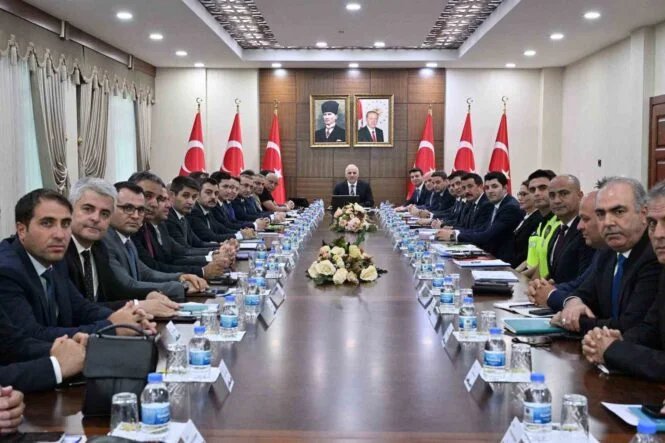 VALİ ZORLUOĞLU: ''EĞİTİM, EN ÖNCELİKLİ MESELEMİZ''