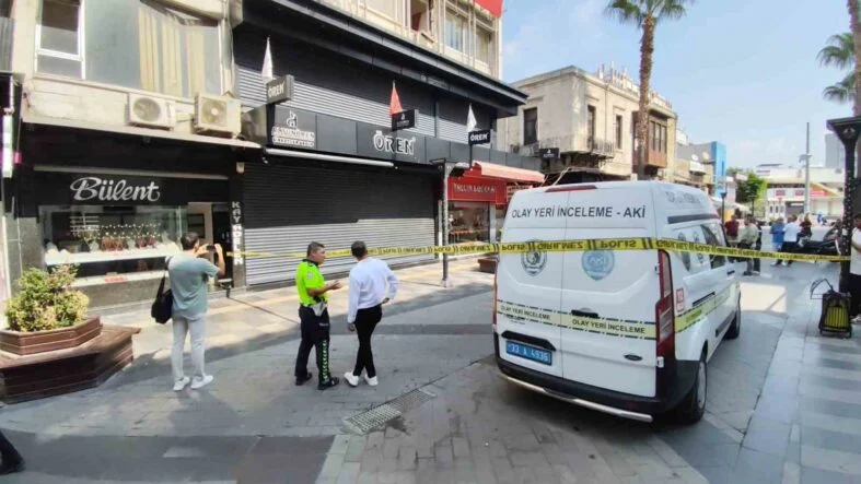 MERSİN'DE KUYUMCU SOYGUNU