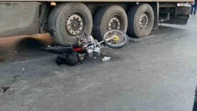 MERSİN’DE TIR MOTOSİKLETE ÇARPTI: 1 ÖLÜ, 1 YARALI