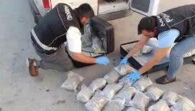 DRONLA TAKİP EDİLEN MİNİBÜSTEN 35 KİLO UYUŞTURUCU ÇIKTI