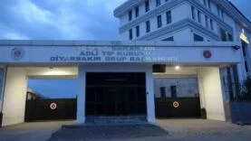 DİYARBAKIR'DA 6 YAŞINDAKİ ÇOCUK RÖMORKUN ALTINDA KALARAK CAN VERDİ