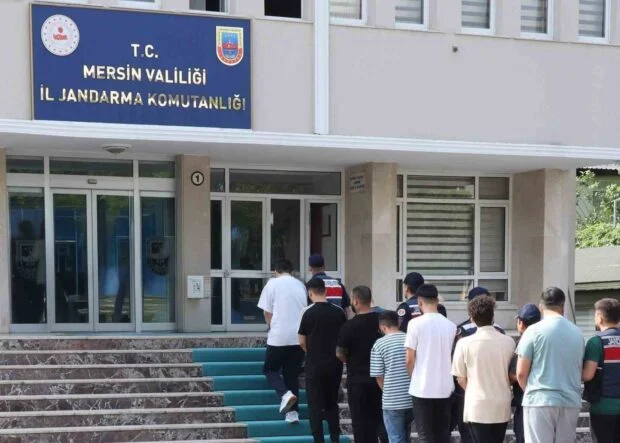 MERSİN’DE ARANAN 14 HÜKÜMLÜ YAKALANIP CEZAEVİNE TESLİM EDİLDİ