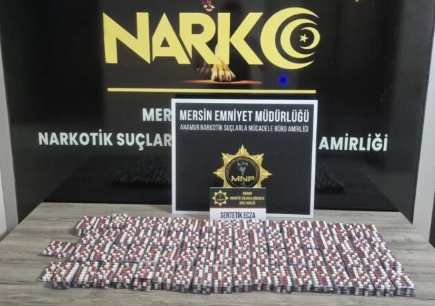 TAKSİDE ARAMA YAPAN POLİS BİNLERCE UYUŞTURUCU HAP ELE GEÇİRDİ