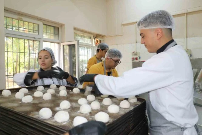 Diyarbakır’daki meslek liseleri fabrika gibi çalışıyor: Geçen yılki ciro 230 milyon TL