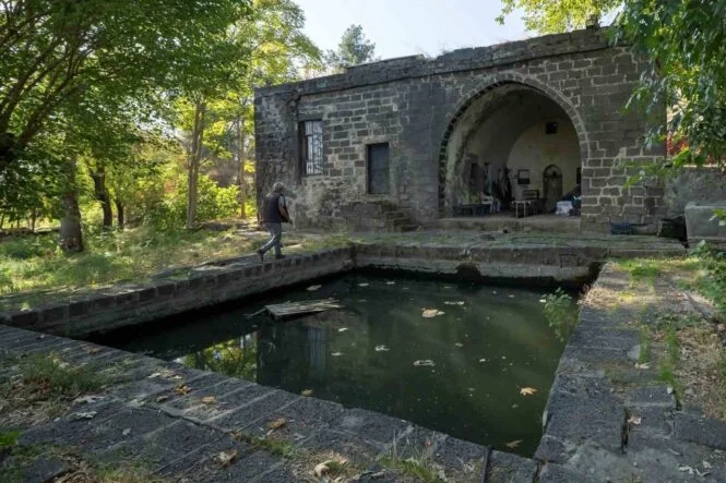 DİYARBAKIR’IN KÖŞKLERİ SANATÇILAR TARAFINDAN FOTOĞRAFLANARAK KAYIT ALTINA ALINDI