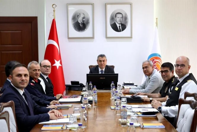 MERSİN'DE BİR HAFTADA 117 BİN ARAÇ DENETLENDİ, BİN 577’Sİ TRAFİKTEN MEN EDİLDİ