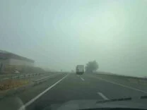DİYARBAKIR’DA SİS ETKİLİ OLDU