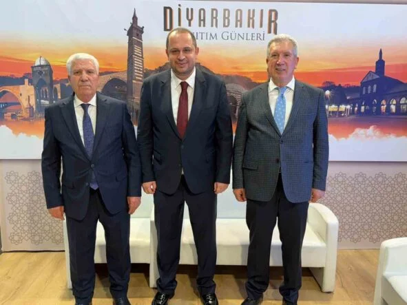 DİYARBAKIR TANITIM GÜNLERİ İSTANBUL'DA KÜLTÜR ŞÖLENİNE DÖNÜŞTÜ DİYARBAKIR'IN KÜLTÜREL ZENGİNLİĞİ, GASTRONOMİSİ VE TARİHİ MİRASI İSTANBUL'DA TANITILDI DİTAV İSTANBUL BAŞKANI AYDOĞAN AHIAKIN: "KARDEŞLİK RÜZGARININ LOKOMOTİFİ DİYARBAKIR OLMALIDIR"