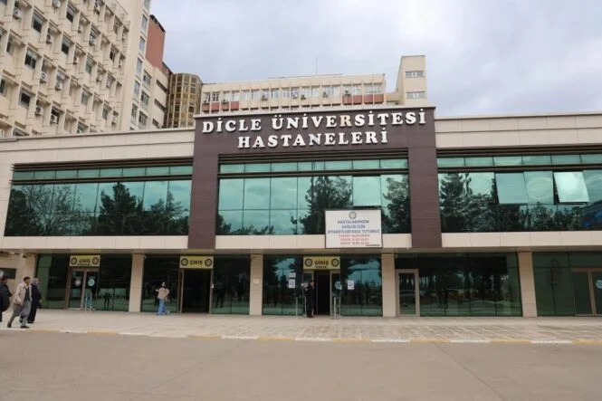 BIÇAK PARASI ALDIĞI İÇİN 15 YILA KADAR HAPİS TALEBİ İLE DAVA AÇILMIŞTI, GÖREVİNE GERİ DÖNDÜ