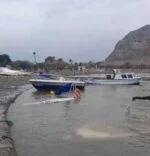 SİLİFKE’DE FIRTINA TEKNELERİ BATIRDI