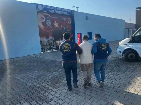 DİYARBAKIR'DA HAKLARINDA KESİNLEŞMİŞ HAPİS CEZASI OLAN 90 ŞAHIS YAKALANDI