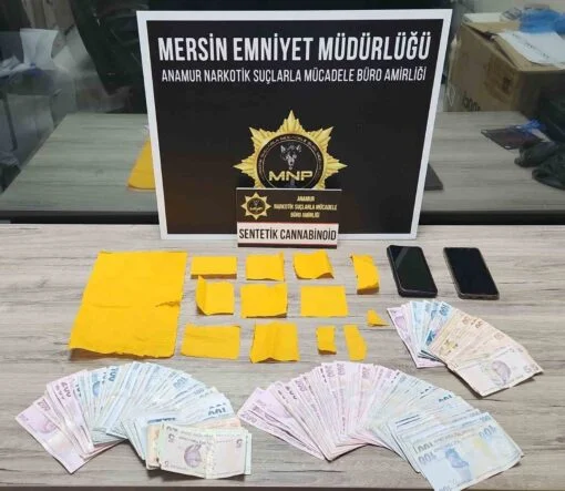 UYUŞTURUCUYU EMDİRİLEN KÂĞITLARDA SATAN ŞÜPHELİ YAKALANIP TUTUKLANDI