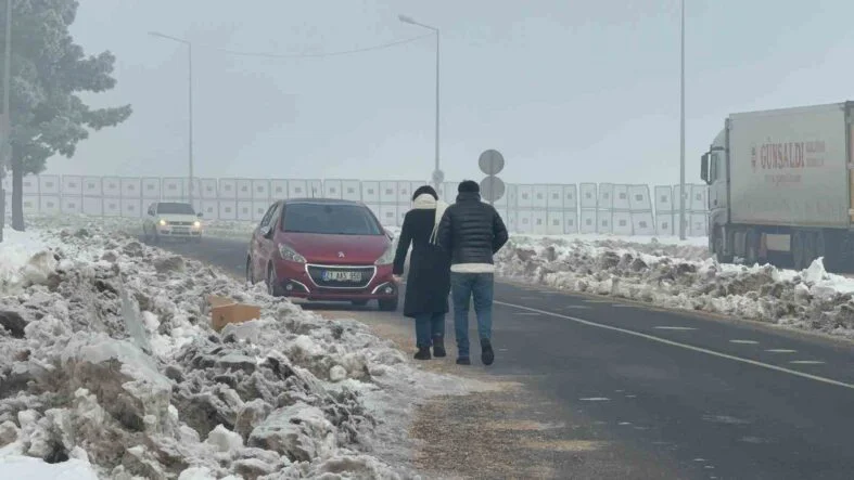 DİYARBAKIR GÜNE SİS İLE UYANDI