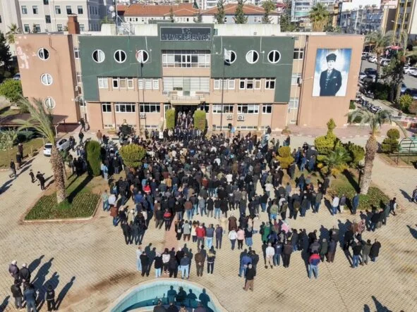 ANAMUR'DA MUHTARLARDAN KIRSAL MAHALLE KARARINA TEPKİ