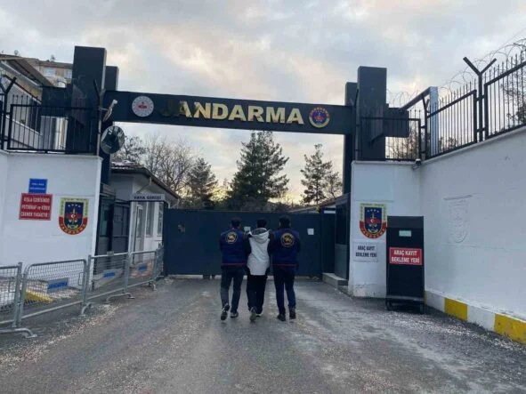 DİYARBAKIR'DA HAKLARINDA KESİNLEŞMİŞ HAPİS CEZASI BULUNAN 108 KİŞİ YAKALANDI