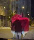 DİYARBAKIR'DA POLİSTEN YÜREKLERİ ISITAN GÖRÜNTÜ