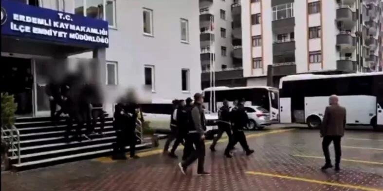 MERSİN'DE FUHUŞ OPERASYONU: 13 TUTUKLAMA