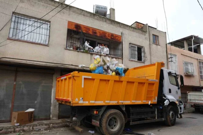 ÇÖP EVDEN 115 BİN LİRA VE RUHSATSIZ SİLAH ÇIKTI