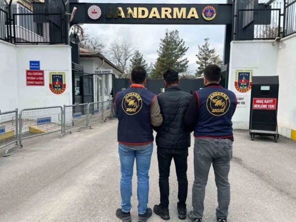 DİYARBAKIR'DA ARANAN 127 KİŞİ JASAT TARAFINDAN YAKALANDI