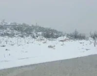 DİYARBAKIR'IN İKİ İLÇESİNDE KAR YAĞIŞI