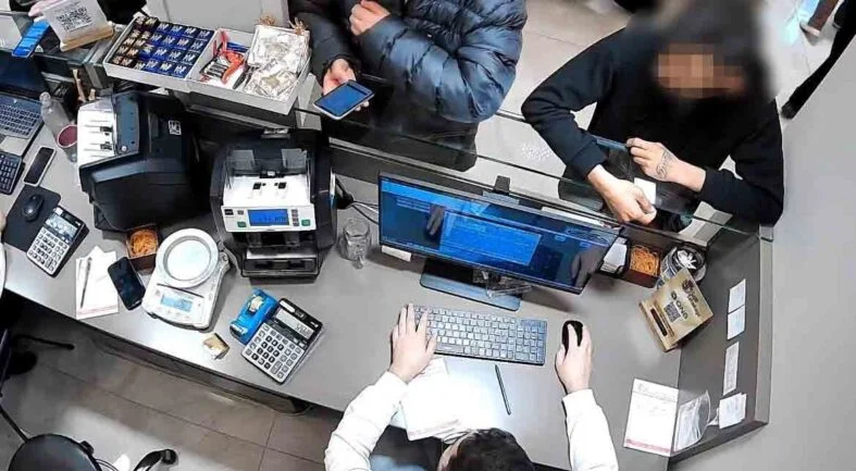 MERSİN’DE DOLANDIRICILIK ŞEBEKESİNE OPERASYON: 9 GÖZALTI