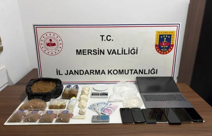 MERSİN'DE UYUŞTURUCU TİCARETİ YAPAN 4 ŞÜPHELİ TUTUKLANDI