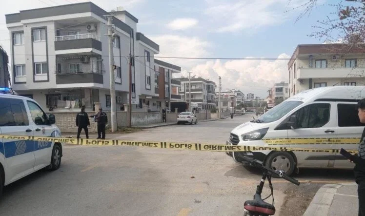 UZAKLAŞTIRMA KARARINI KALDIRTTIĞI KOCASI TARAFINDAN BIÇAKLANAN KADIN AĞIR YARALANDI
