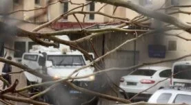 EŞİNİ ÖLDÜRÜP, KUZENİNİ AĞIR YARALAYAN ŞAHIS MAHKEMEYE SEVK EDİLDİ