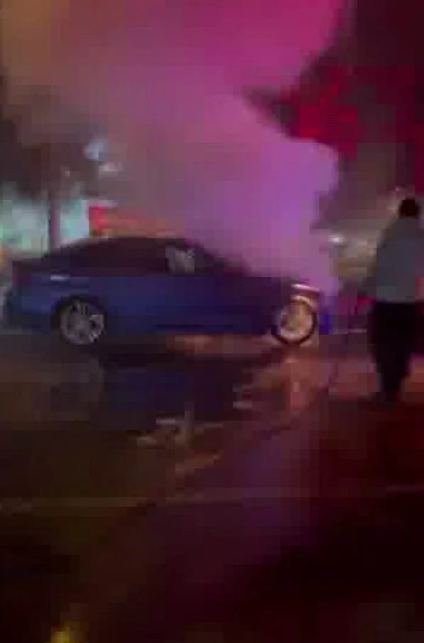 Diyarbakır’da seyir halindeki otomobil alev topuna döndü