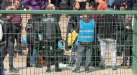 DİYARBAKIR ADLİYESİ'NDE BOŞANMA DAVASI KAVGASI: 4 YARALI