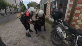 BOĞAZINA ŞEKER KAÇAN MOTORCUYU, POLİS HEİMLİCH MANEVRASIYLA KURTARDI