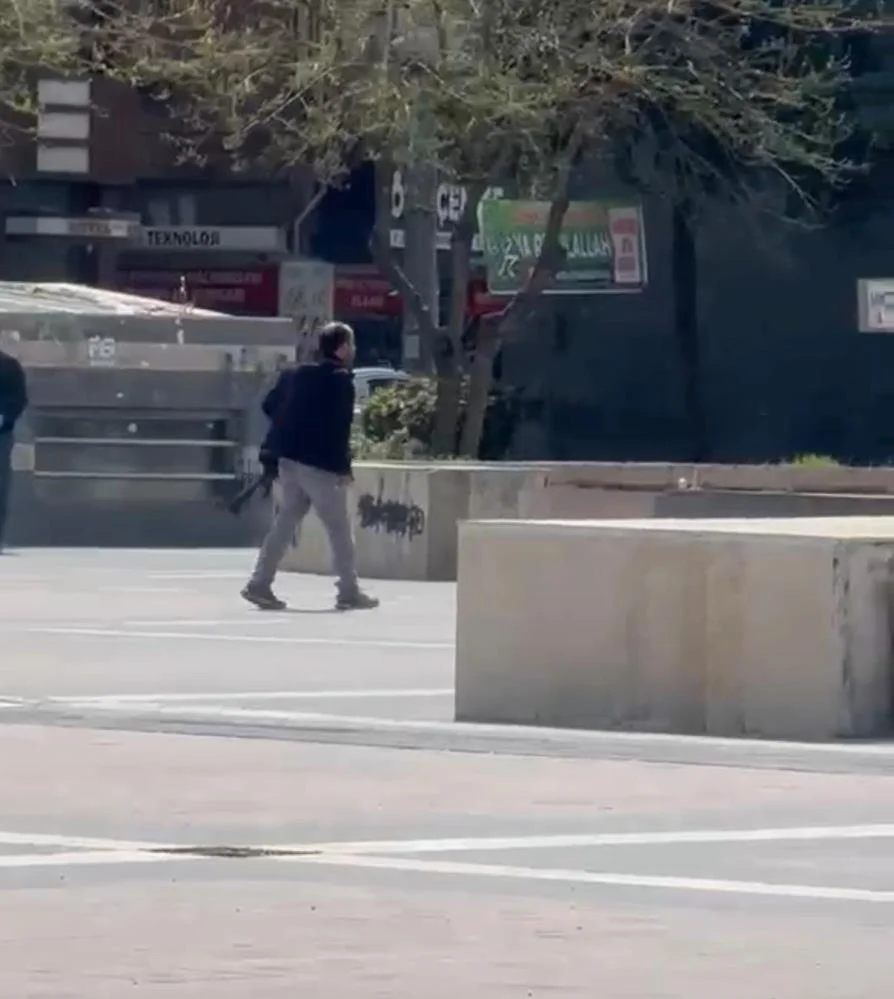 Dağkapı meydanında elinde silahla rastgele Ateş etti