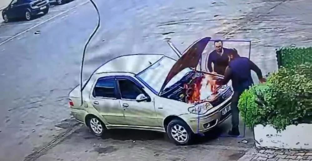 Yanan arabayı üfleyerek söndürmeye çalışmak