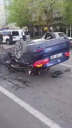DİYARBAKIR'DA ZİNCİRLEME KAZA: BİR ARAÇ TAKLA ATTI, 2 KİŞİ YARALANDI