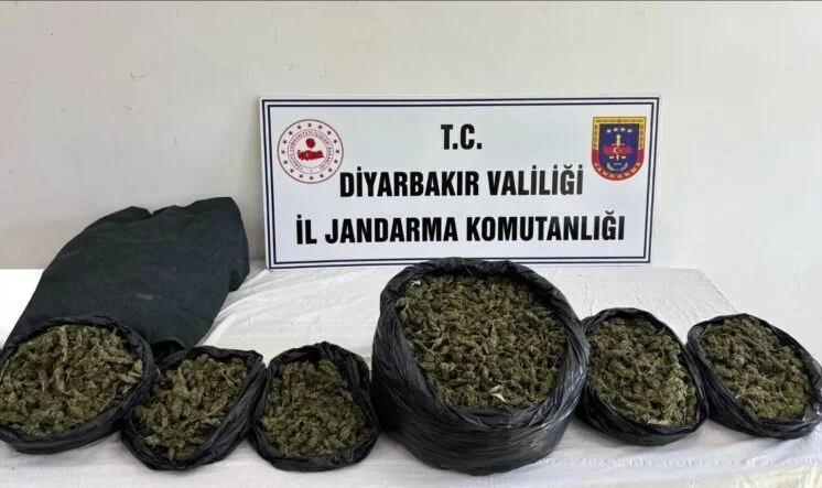 DİYARBAKIR’DA 20 KİLO 600 GRAM UYUŞTURUCU ELE GEÇİRİLDİ