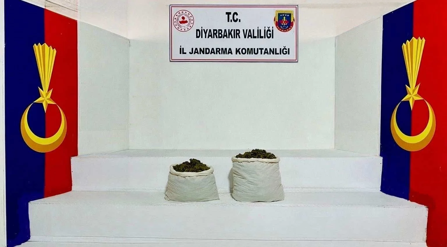 Diyarbakır’da 198 kilo esrar ele geçirildi