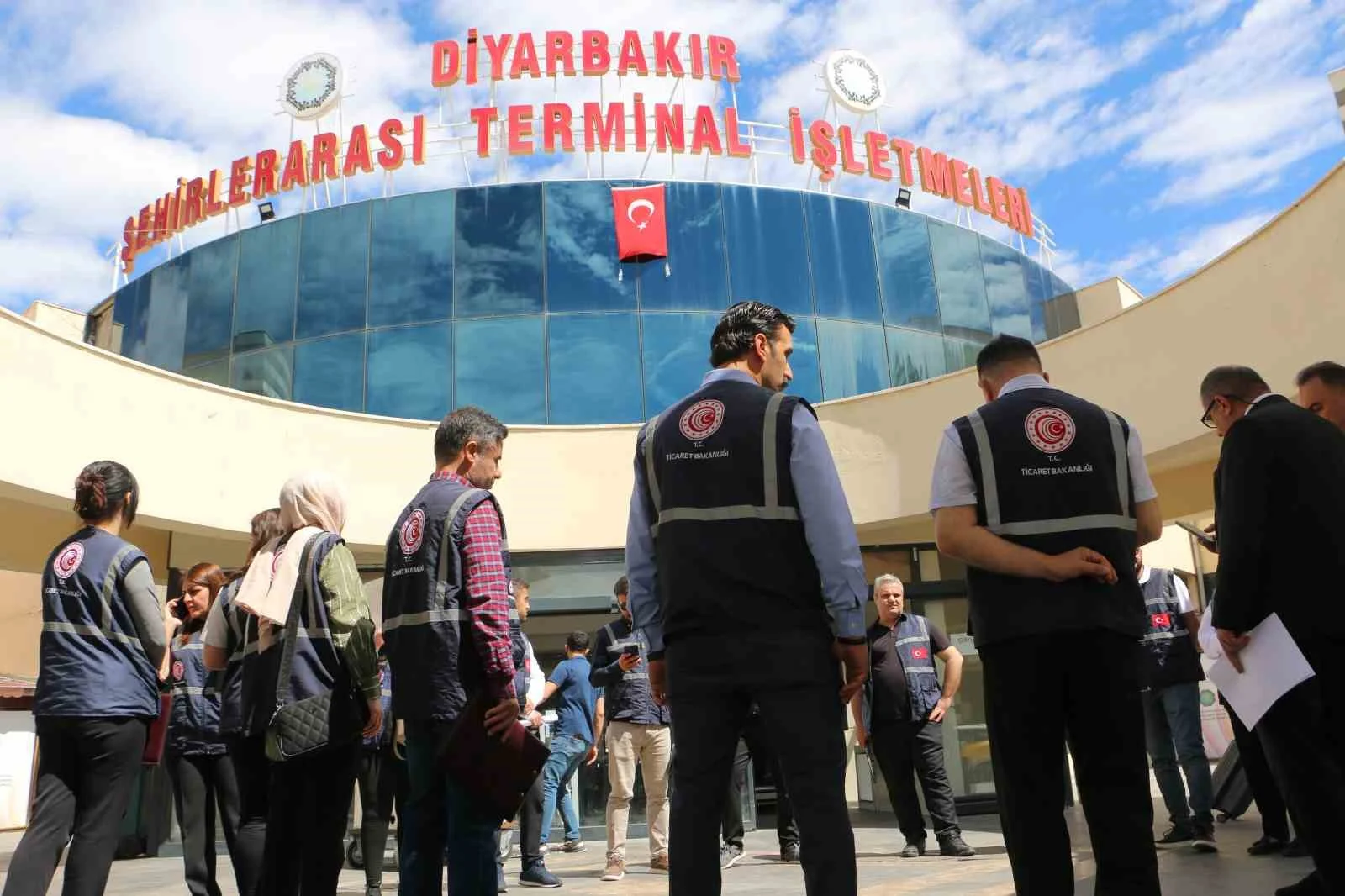 Diyarbakır Şehirler Arası Otobüs Terminalinde fahiş fiyat denetimi