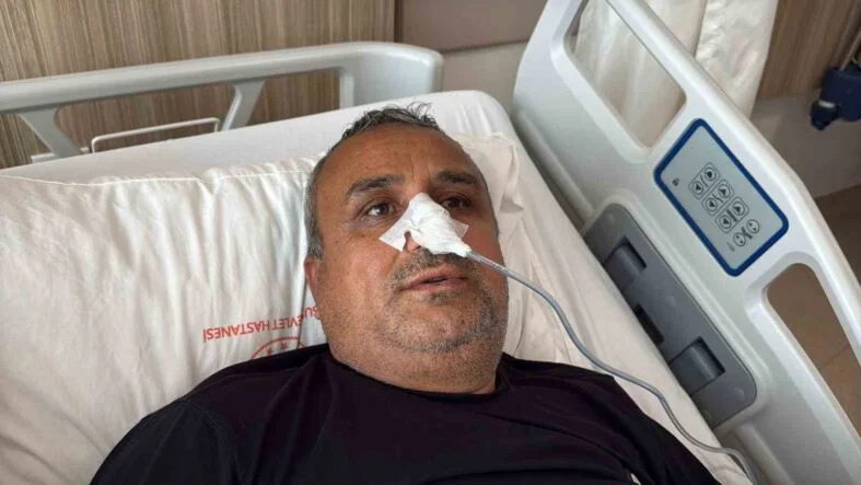 MERSİN’DEKİ KATLİAMDAN YARALI KURTULANLARIN TEDAVİSİ SÜRÜYOR:  "BAL VAR MI DİYE SORDU, SONRA SİLAHI SIKTI" TEDAVİSİ SÜREN İSMAİL YÜKSEK: "İKİNCİYE ADAMA BAKTIĞIMDA SİLAHINI TEKRAR DOĞRULTMUŞTU, BEN HEMEN YERE YATTIM BİR DAHA SIKTI, ARABASINA BİNDİ, GEÇTİ GİTTİ"