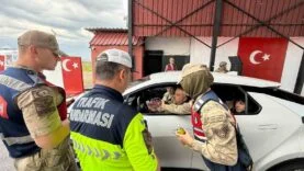 DİYARBAKIR'DA JANDARMA EKİPLERİ KURBAN BAYRAMI ÖNCESİ TRAFİK UYGULAMASI YAPTI