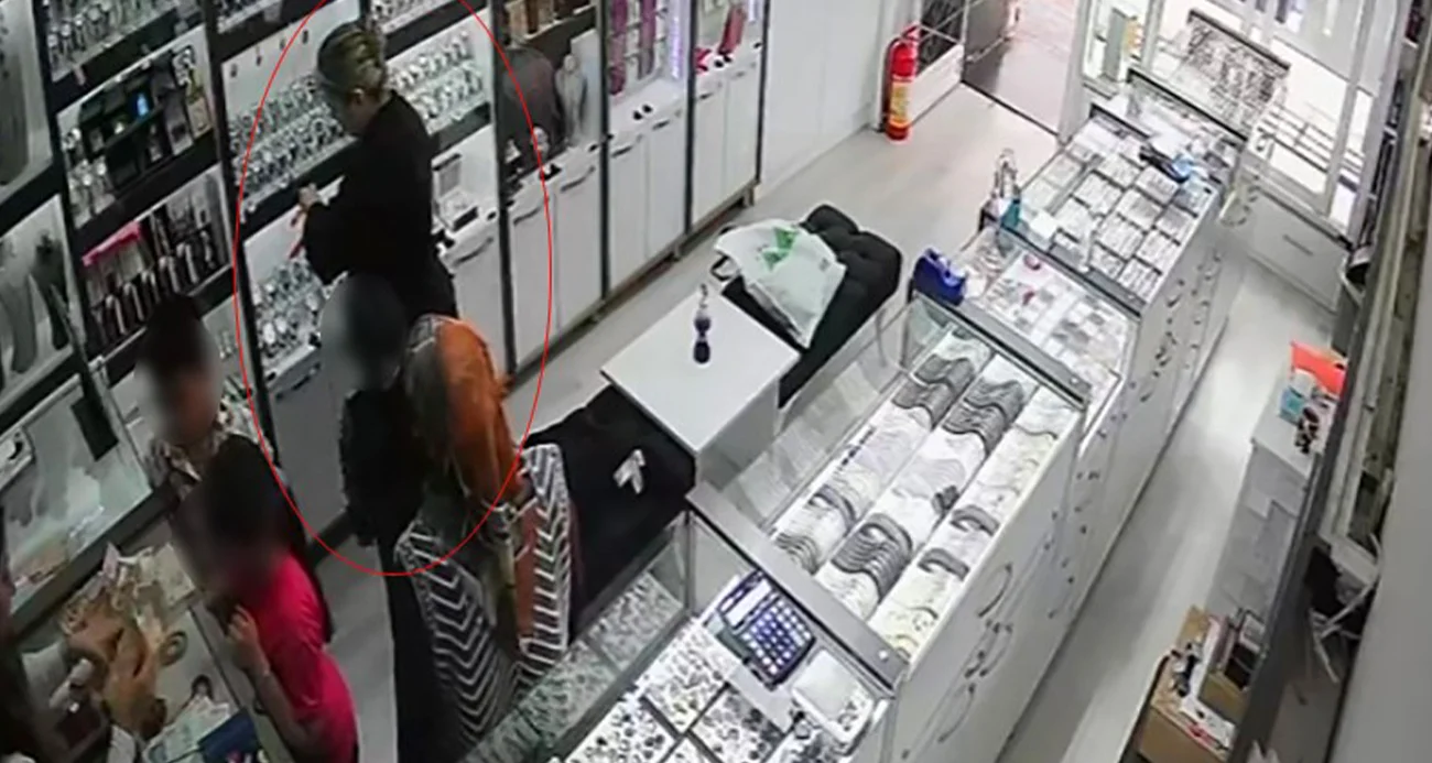 Birini satın aldı, diğerini çaldı